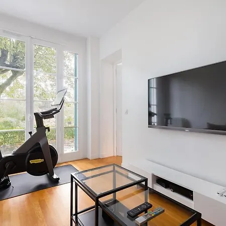 Gorgeous Ideally Located 15 Mn From Paris *
